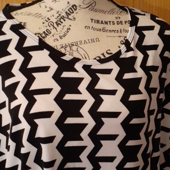 Lularoe Top - Picture 2 of 3